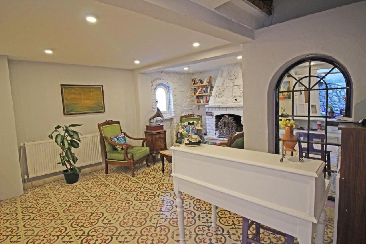Отель Eflatun Konuk Evi Чанаккале Экстерьер фото